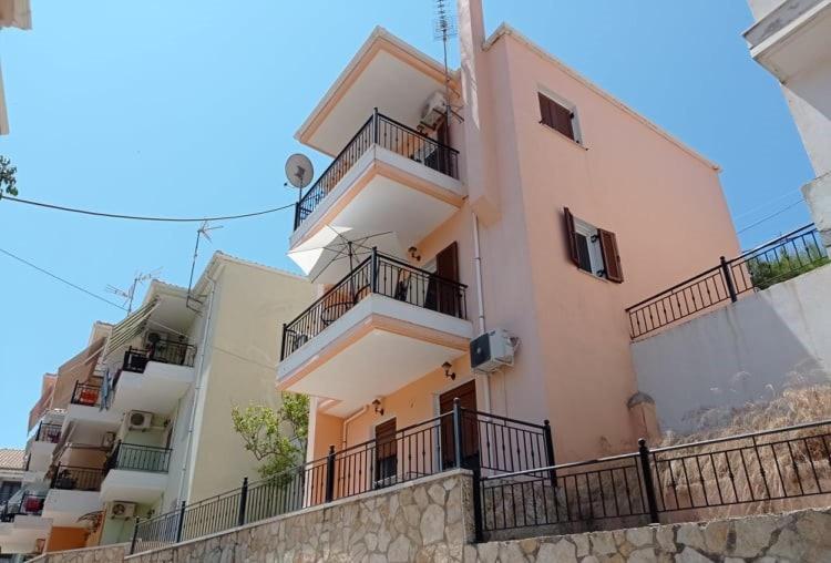 Hermes Holiday Home In The Port Of Sivota Экстерьер фото
